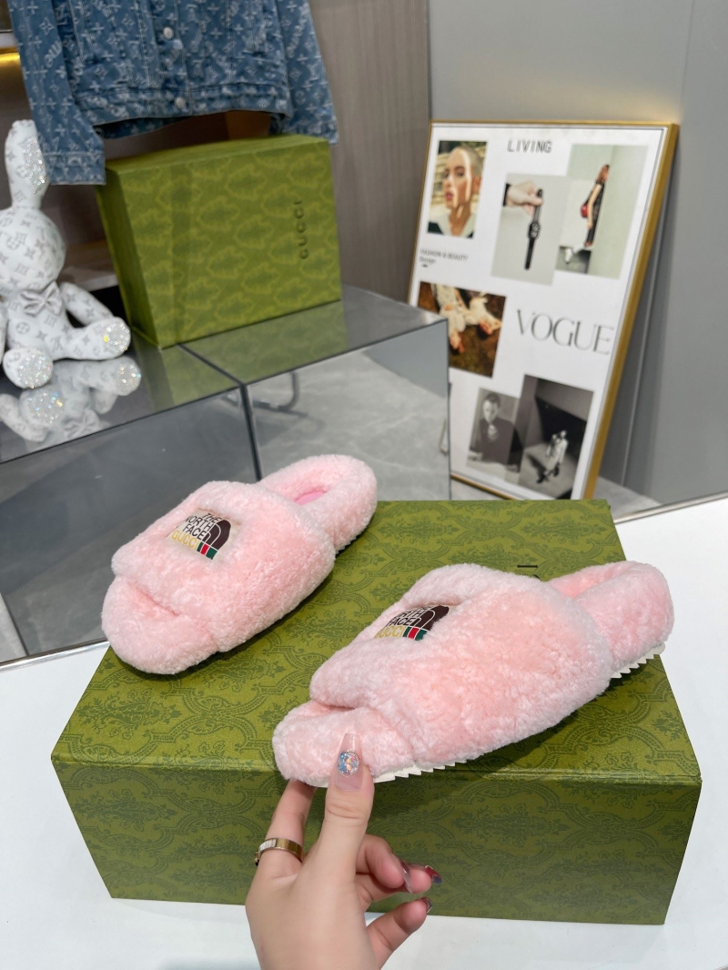 G*u*i slippers